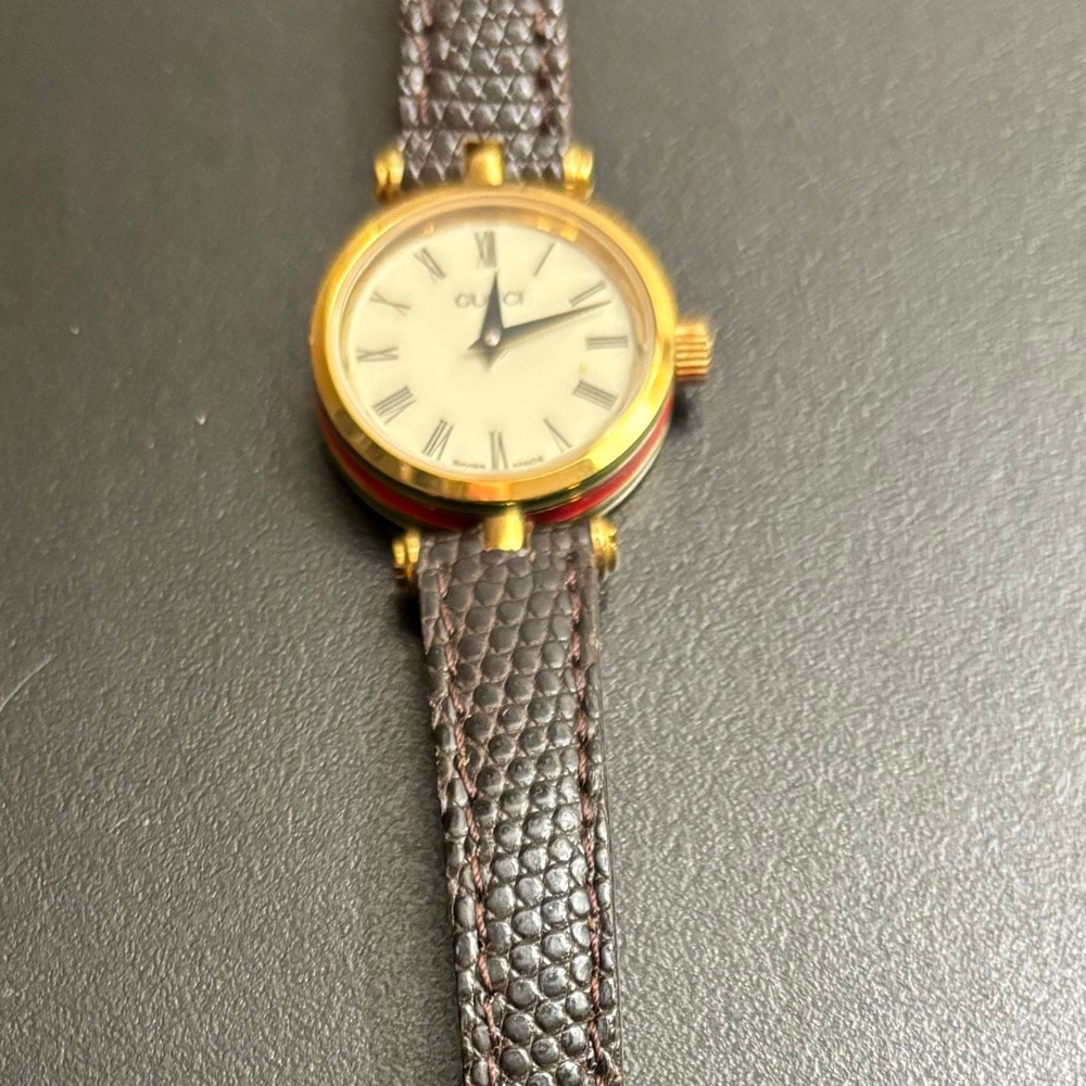 EUC Gucci Sherry Line Watch